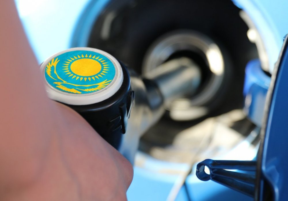 Российский бензин в Казахстане вдвое дешевле